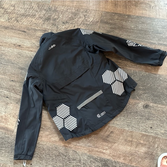 DHB Waterproof Running/Cycling Jacket - Picture 3 of 3